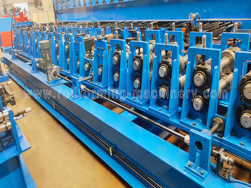 AUTO Change Size C Purlin Roll Forming Machine For Chicken Coop 