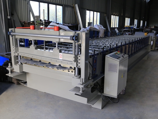 kualitas tinggi panel atap roll membentuk mesin untuk profil yx25-205-1025