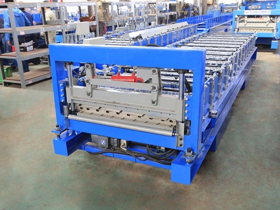 YX24-840 Roof Panel Forming Machine					